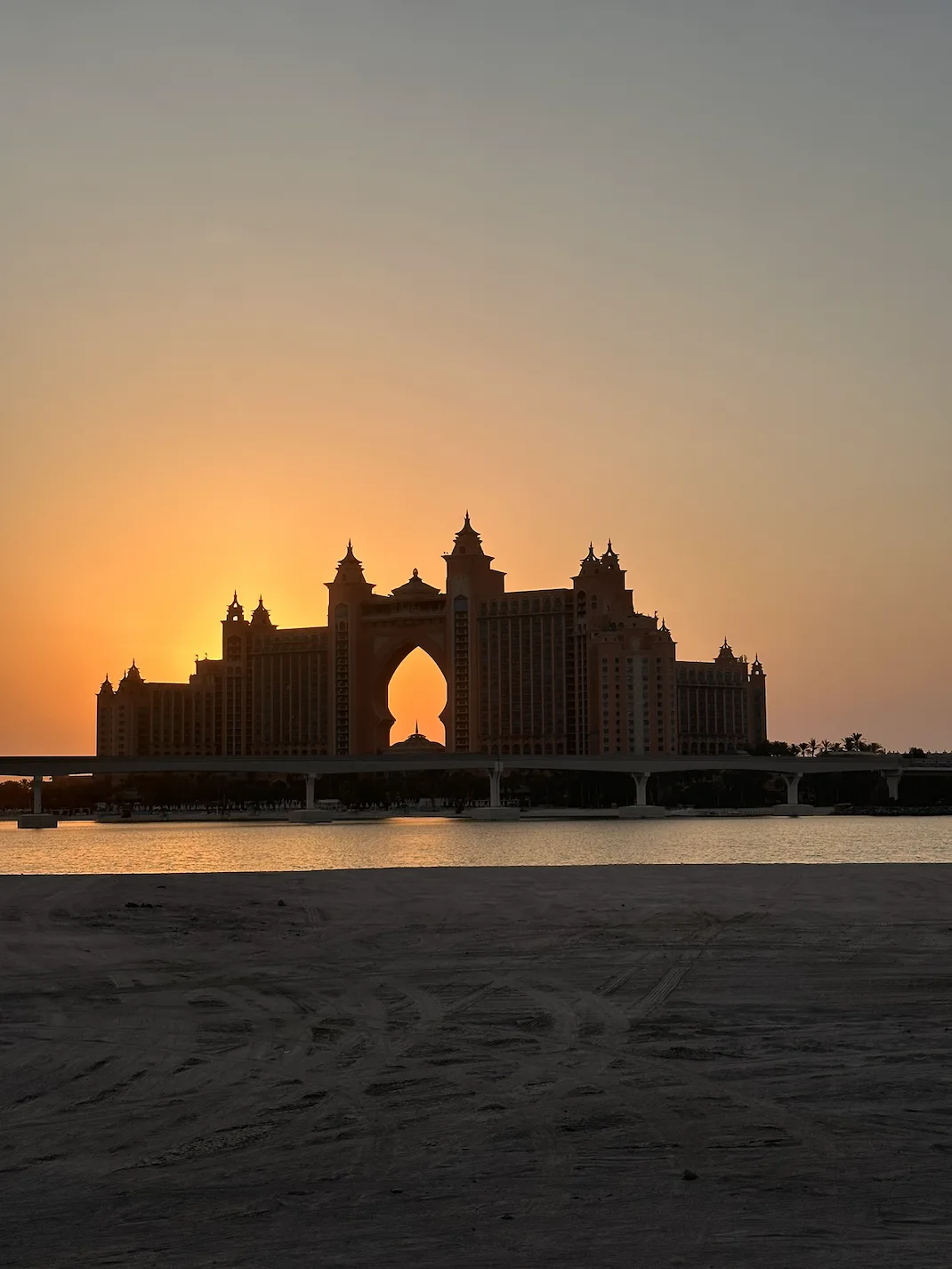 Palm Jumeyra çimərliyindən Atlantis, The Palm qürub mənzərəsi